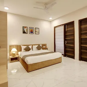 Limewood - Fortis Hospital & Huda Centre Gurgaon